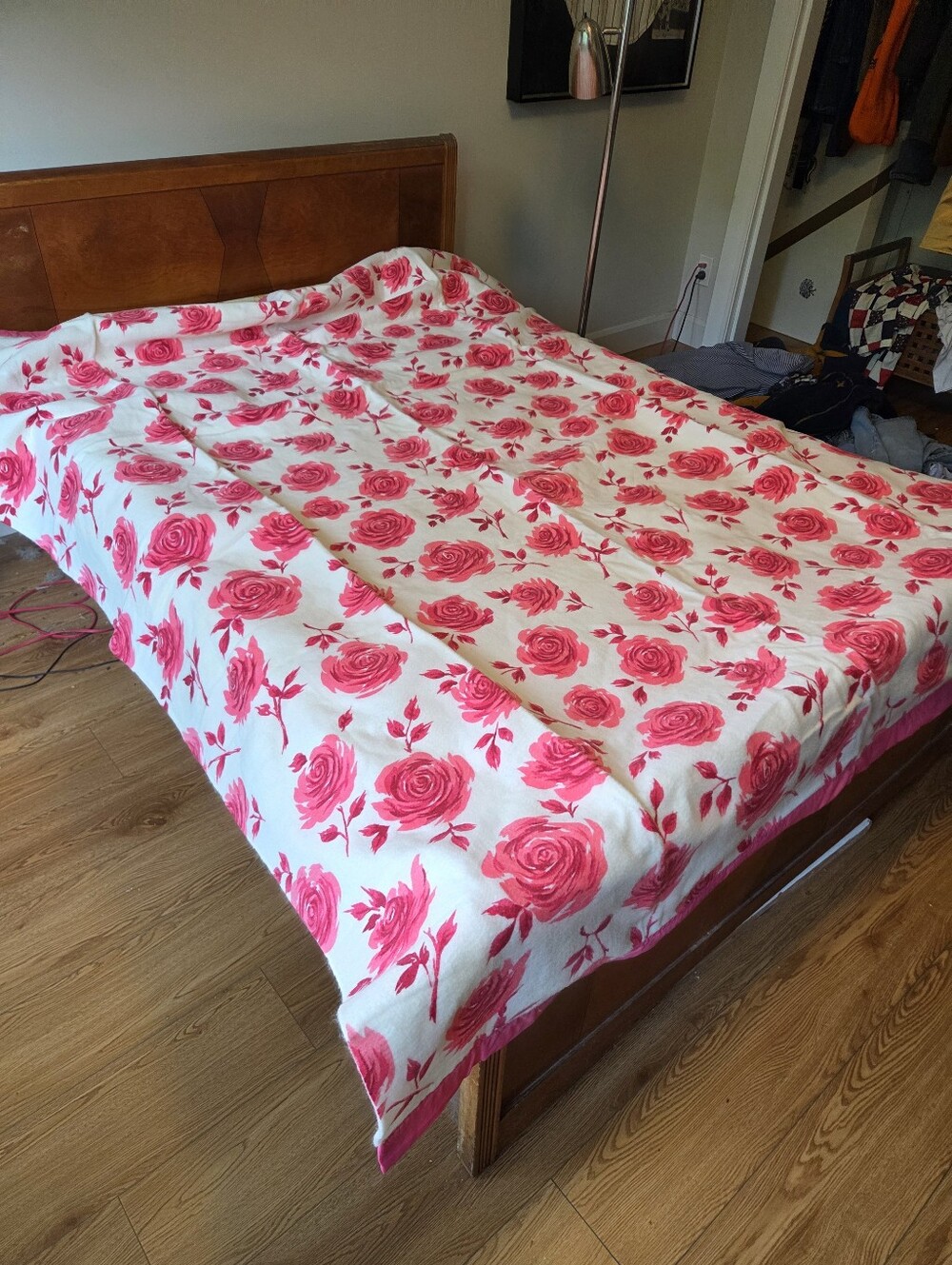 Vintage Esmond Mills Blanket Pink Red Roses Floral Satin Trim Made in Canada 71x